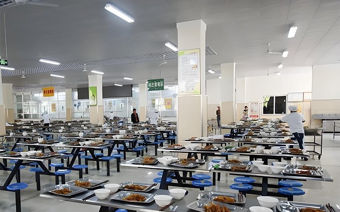 學(xué)校食堂圖片