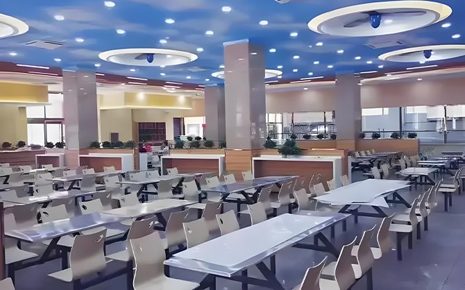 裝修豪華的食堂環(huán)境圖片